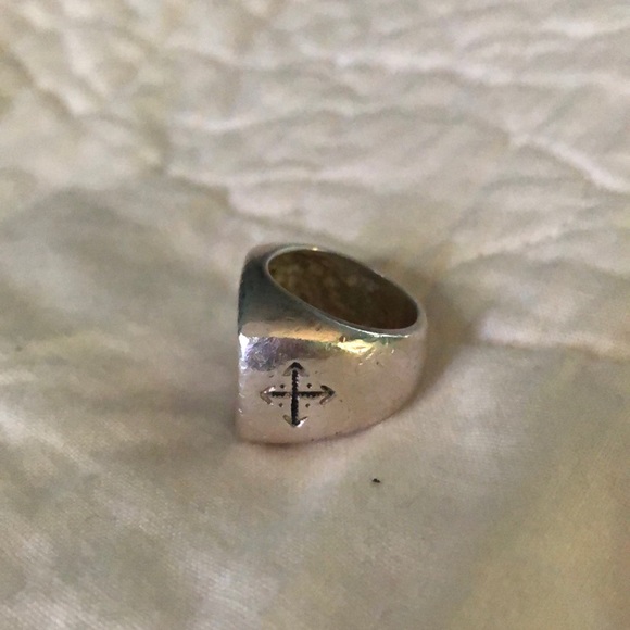 Hefty silver ring - Picture 3 of 4